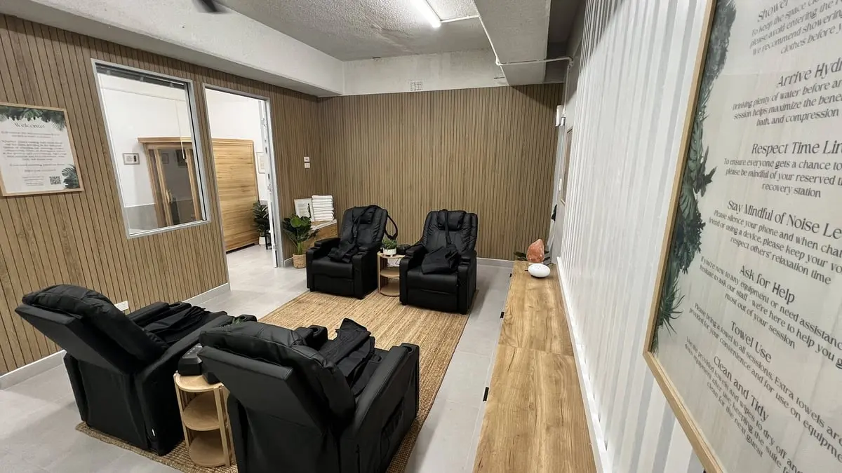 Recovery Suite with sauna, ice bath and compression boots